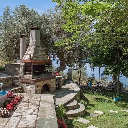 Panoramic Sea & Mountain View Holiday home